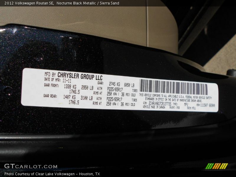 Nocturne Black Metallic / Sierra Sand 2012 Volkswagen Routan SE