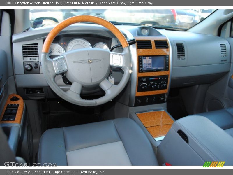 Dashboard of 2009 Aspen Limited 4x4