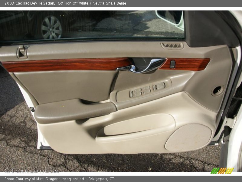 Cotillion Off White / Neutral Shale Beige 2003 Cadillac DeVille Sedan