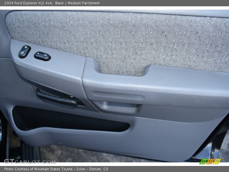 Black / Medium Parchment 2004 Ford Explorer XLS 4x4