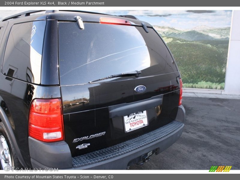 Black / Medium Parchment 2004 Ford Explorer XLS 4x4