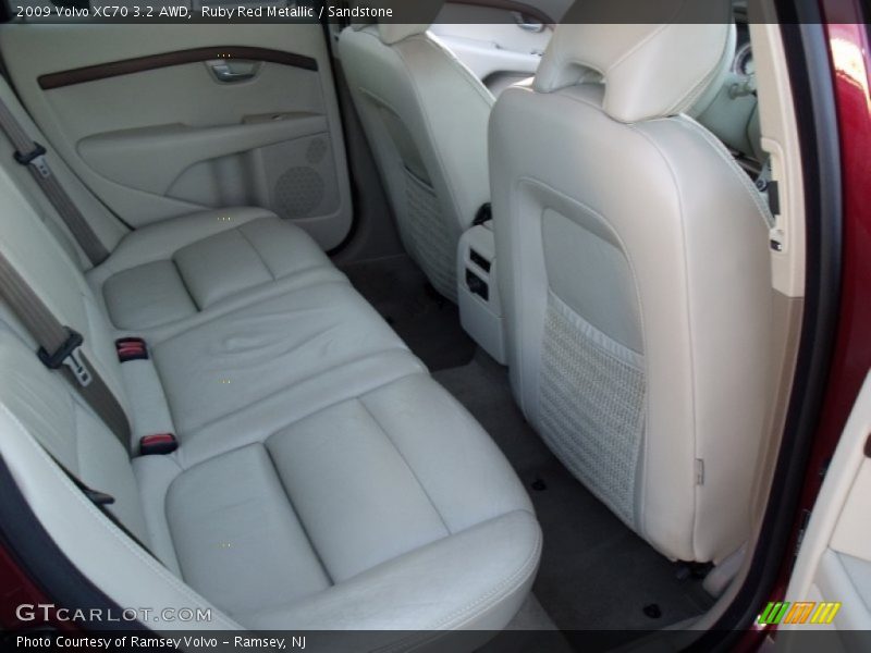 2009 XC70 3.2 AWD Sandstone Interior