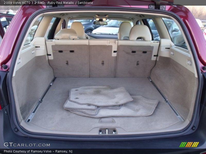  2009 XC70 3.2 AWD Trunk