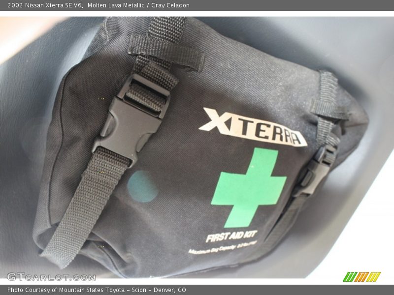 Molten Lava Metallic / Gray Celadon 2002 Nissan Xterra SE V6