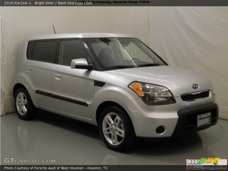 Bright Silver / Black Soul Logo Cloth 2010 Kia Soul +
