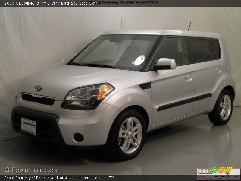 Bright Silver / Black Soul Logo Cloth 2010 Kia Soul +
