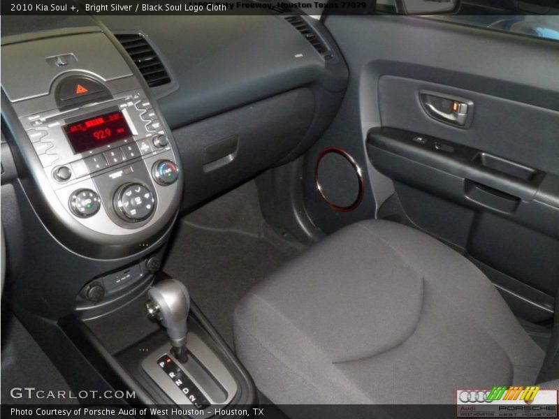 Bright Silver / Black Soul Logo Cloth 2010 Kia Soul +