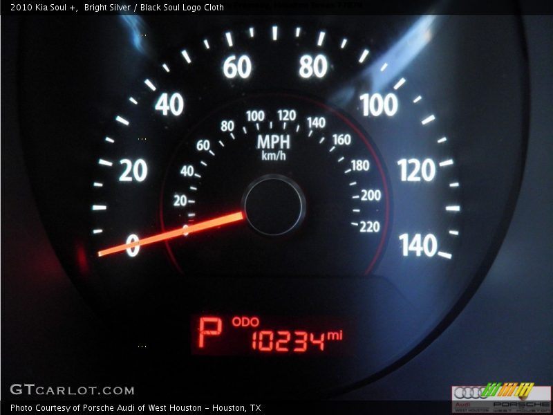 Bright Silver / Black Soul Logo Cloth 2010 Kia Soul +