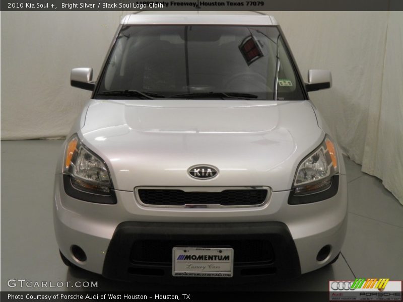 Bright Silver / Black Soul Logo Cloth 2010 Kia Soul +