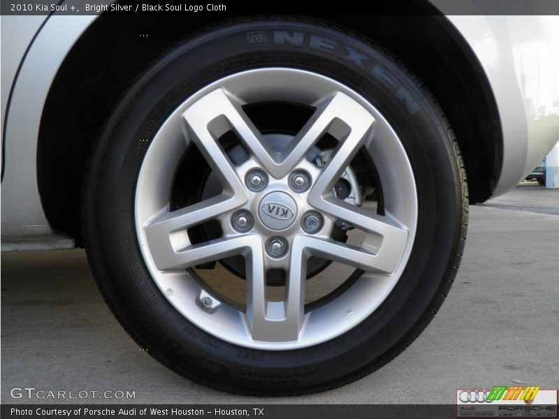 Bright Silver / Black Soul Logo Cloth 2010 Kia Soul +