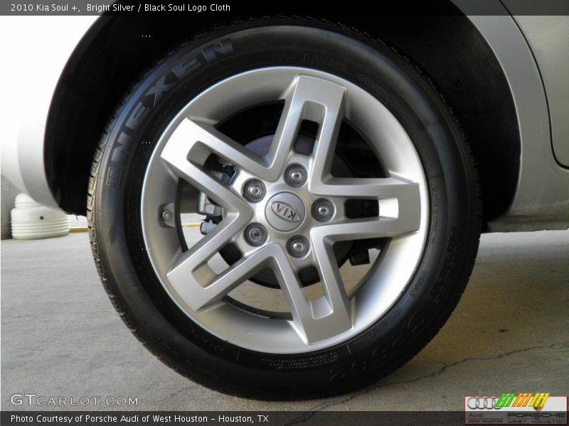 Bright Silver / Black Soul Logo Cloth 2010 Kia Soul +