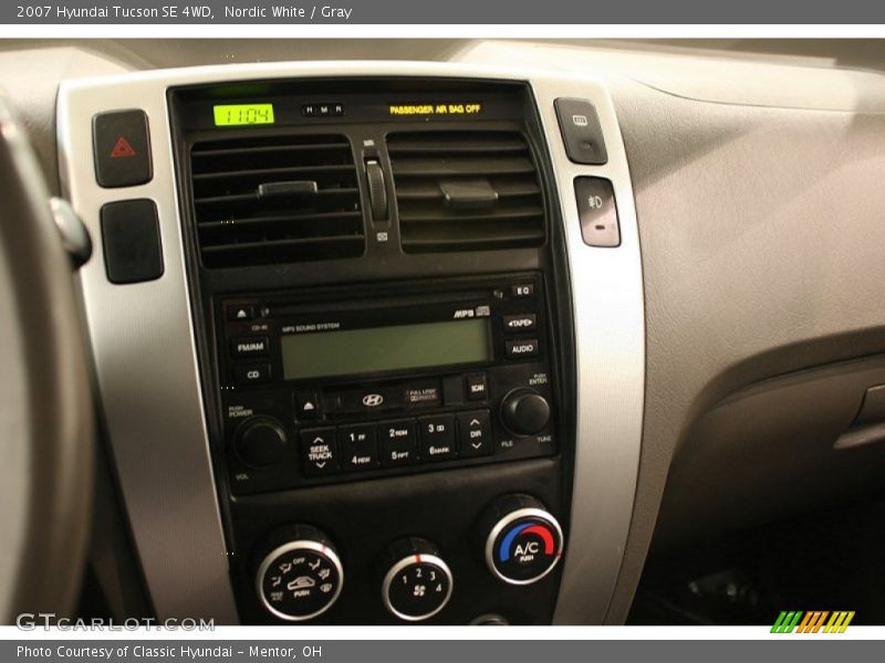 Nordic White / Gray 2007 Hyundai Tucson SE 4WD
