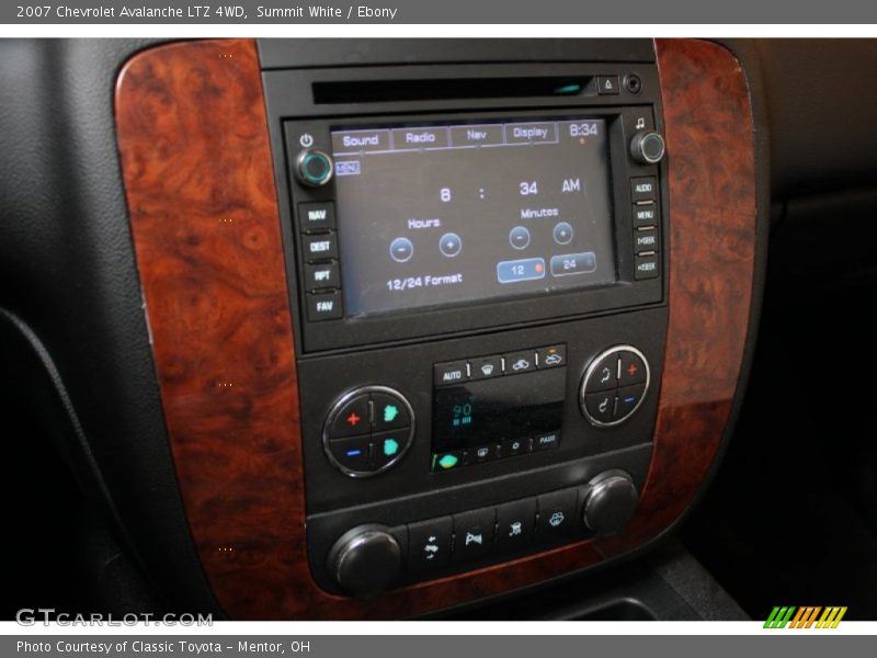 Summit White / Ebony 2007 Chevrolet Avalanche LTZ 4WD