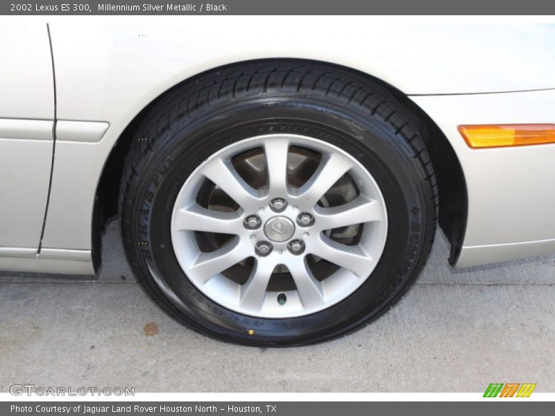 Millennium Silver Metallic / Black 2002 Lexus ES 300