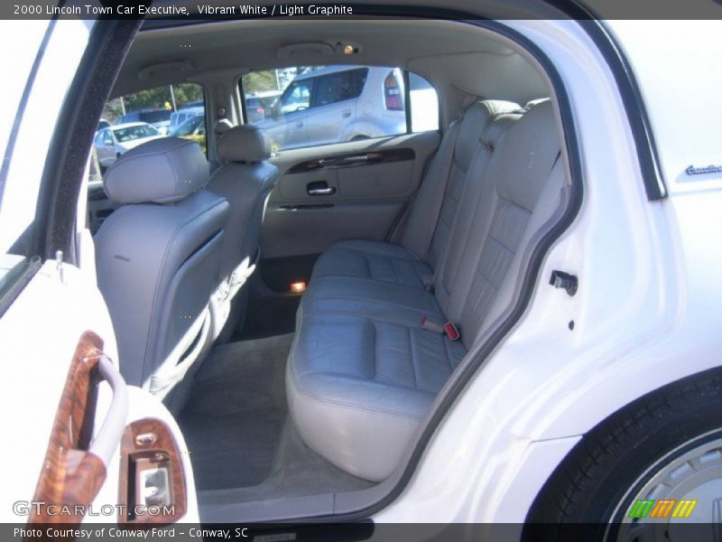 Vibrant White / Light Graphite 2000 Lincoln Town Car Executive
