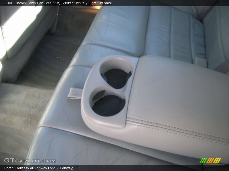 Vibrant White / Light Graphite 2000 Lincoln Town Car Executive