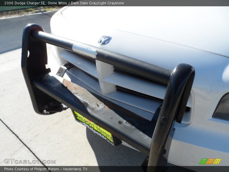 Stone White / Dark Slate Gray/Light Graystone 2006 Dodge Charger SE
