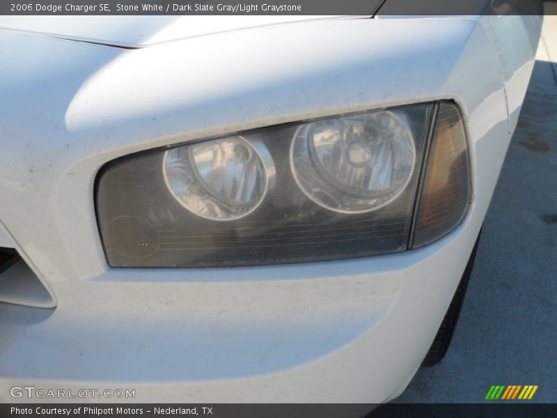 Stone White / Dark Slate Gray/Light Graystone 2006 Dodge Charger SE