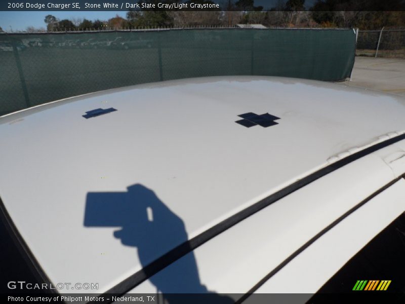 Stone White / Dark Slate Gray/Light Graystone 2006 Dodge Charger SE