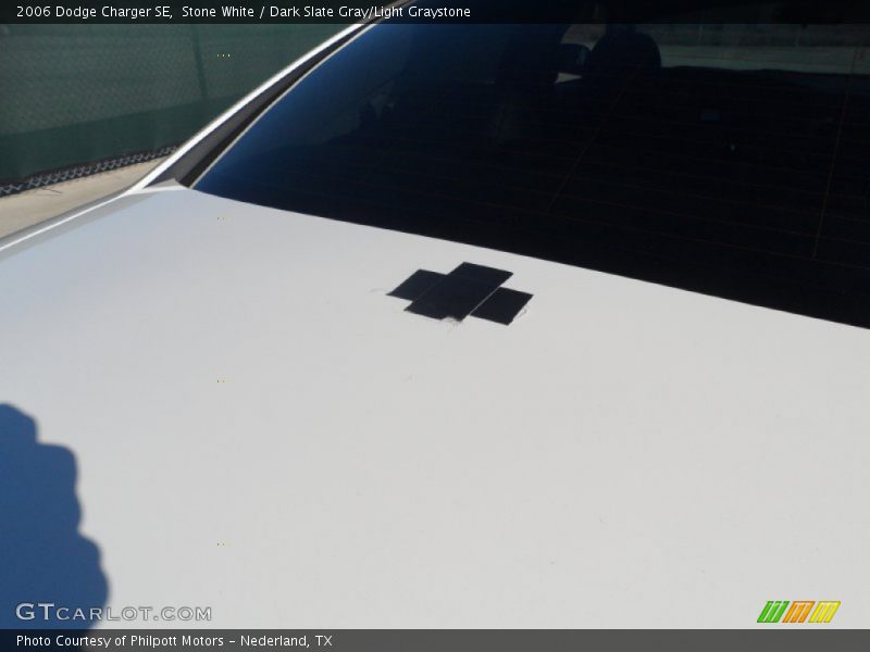 Stone White / Dark Slate Gray/Light Graystone 2006 Dodge Charger SE