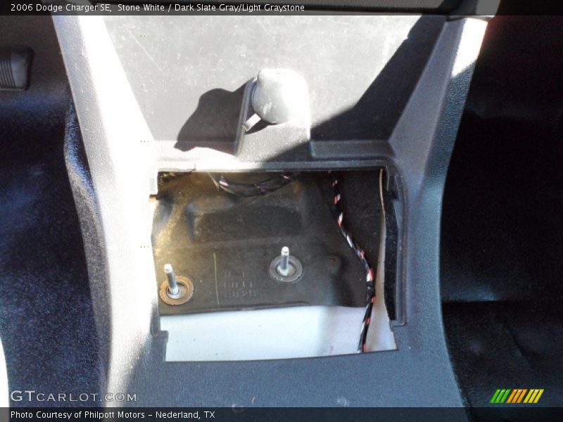 Stone White / Dark Slate Gray/Light Graystone 2006 Dodge Charger SE