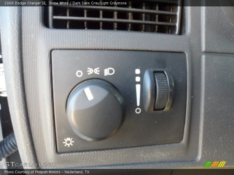 Stone White / Dark Slate Gray/Light Graystone 2006 Dodge Charger SE