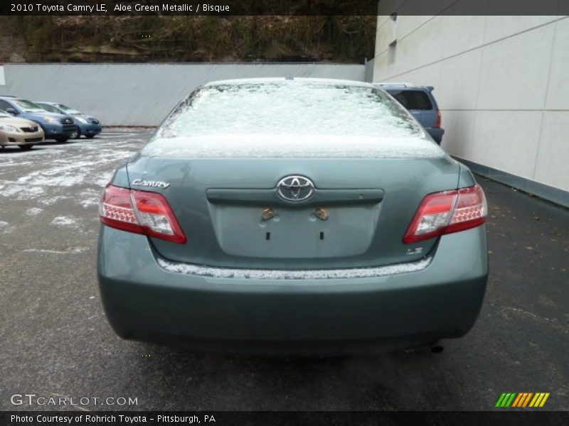 Aloe Green Metallic / Bisque 2010 Toyota Camry LE