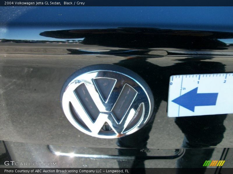 Black / Grey 2004 Volkswagen Jetta GL Sedan