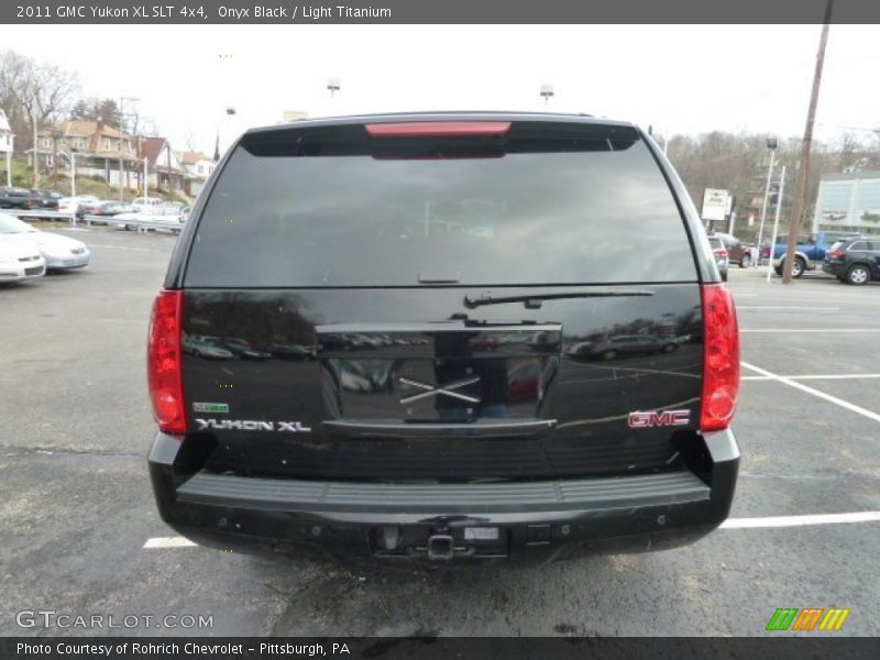 Onyx Black / Light Titanium 2011 GMC Yukon XL SLT 4x4