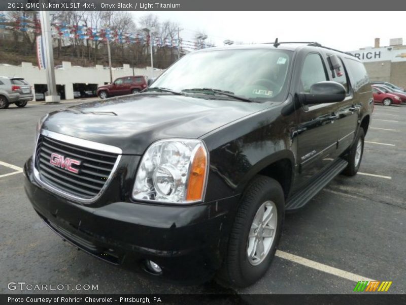 Onyx Black / Light Titanium 2011 GMC Yukon XL SLT 4x4