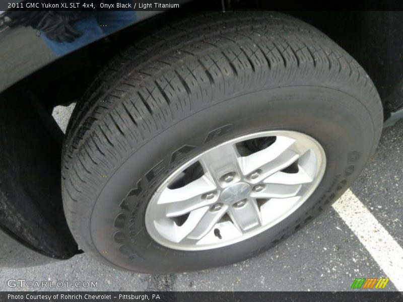 Onyx Black / Light Titanium 2011 GMC Yukon XL SLT 4x4