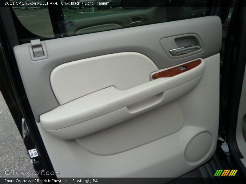 Onyx Black / Light Titanium 2011 GMC Yukon XL SLT 4x4