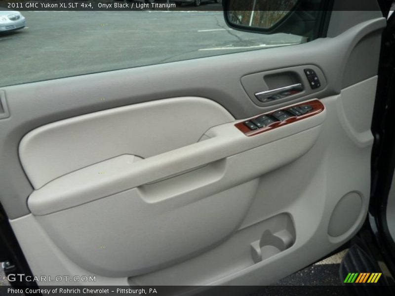 Onyx Black / Light Titanium 2011 GMC Yukon XL SLT 4x4