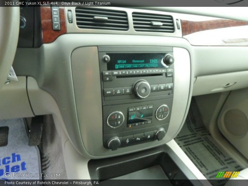 Controls of 2011 Yukon XL SLT 4x4