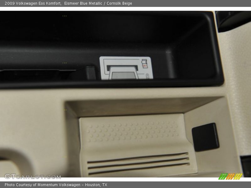 Eismeer Blue Metallic / Cornsilk Beige 2009 Volkswagen Eos Komfort
