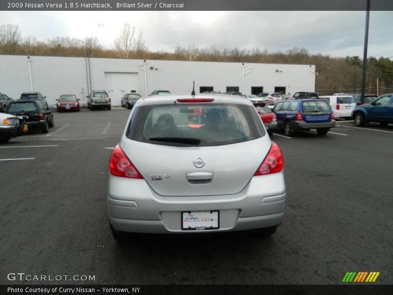 Brillant Silver / Charcoal 2009 Nissan Versa 1.8 S Hatchback