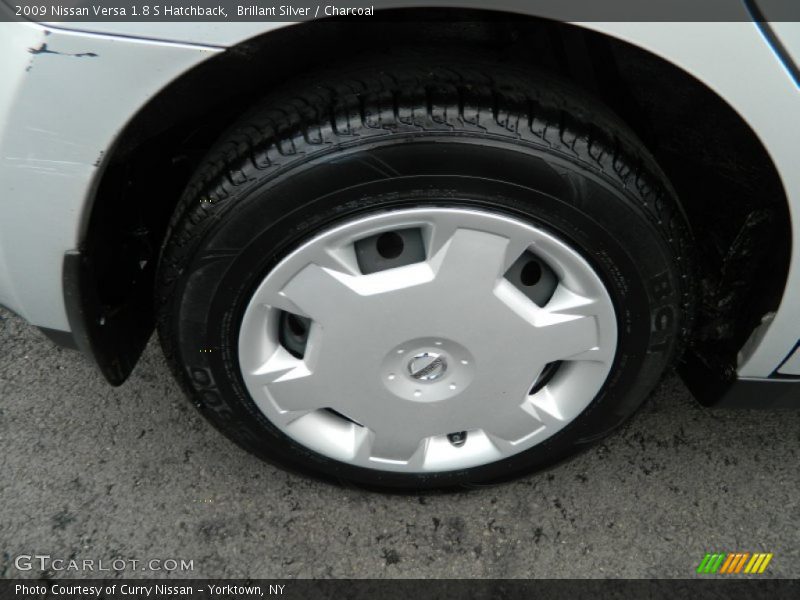 Brillant Silver / Charcoal 2009 Nissan Versa 1.8 S Hatchback