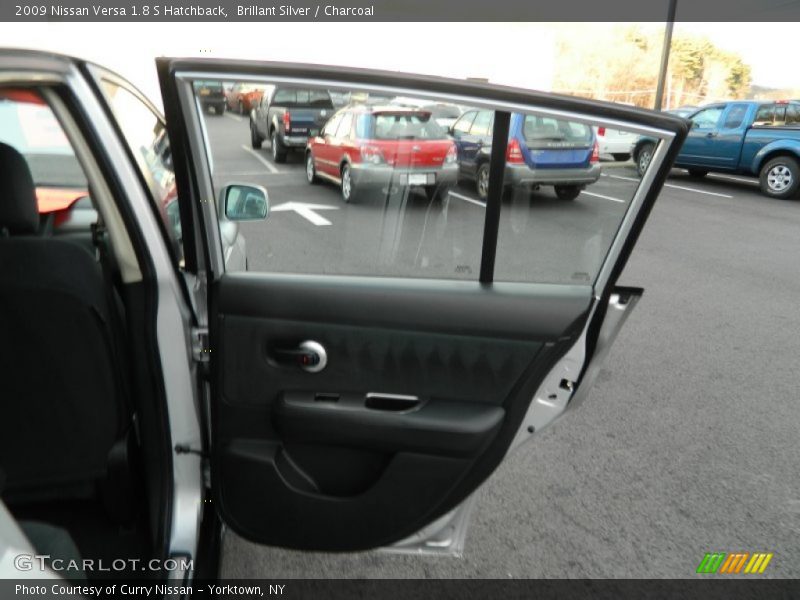 Brillant Silver / Charcoal 2009 Nissan Versa 1.8 S Hatchback