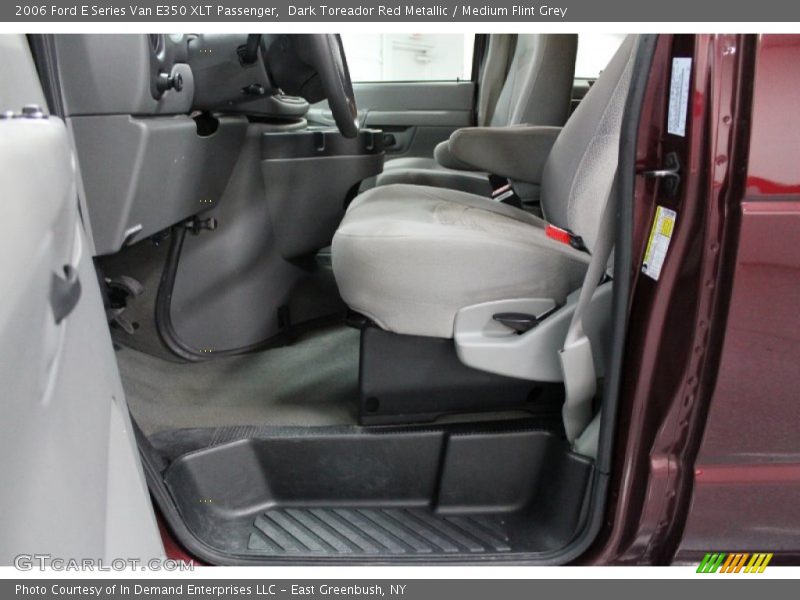 Dark Toreador Red Metallic / Medium Flint Grey 2006 Ford E Series Van E350 XLT Passenger