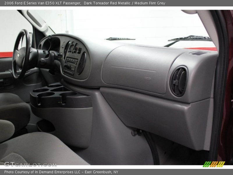 Dashboard of 2006 E Series Van E350 XLT Passenger