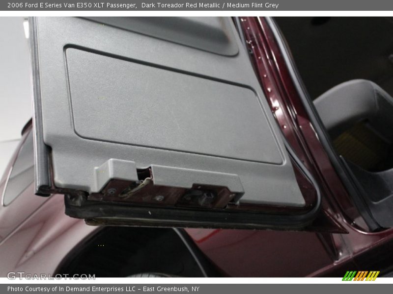 Dark Toreador Red Metallic / Medium Flint Grey 2006 Ford E Series Van E350 XLT Passenger