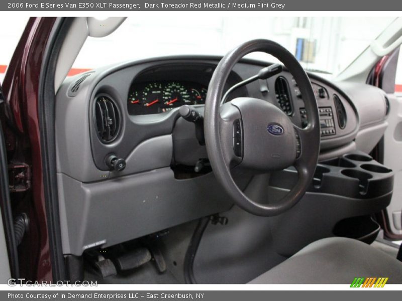 Dashboard of 2006 E Series Van E350 XLT Passenger