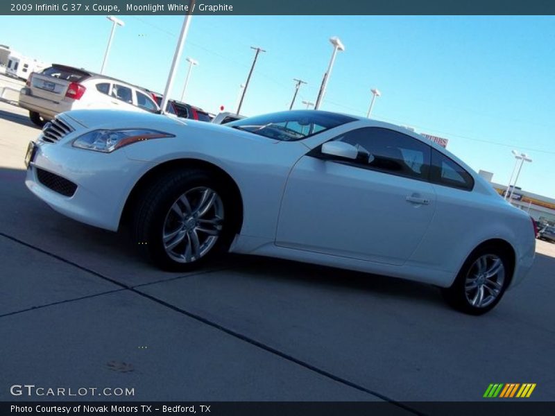 Moonlight White / Graphite 2009 Infiniti G 37 x Coupe