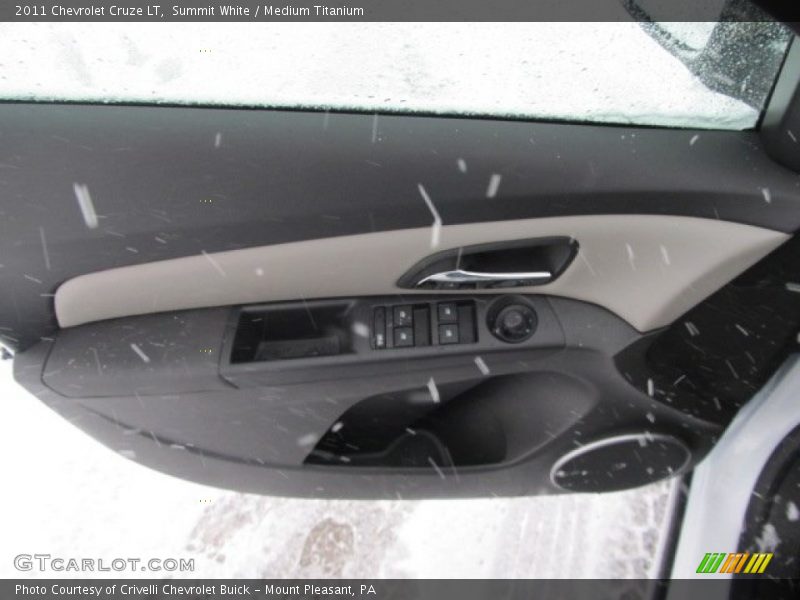 Summit White / Medium Titanium 2011 Chevrolet Cruze LT