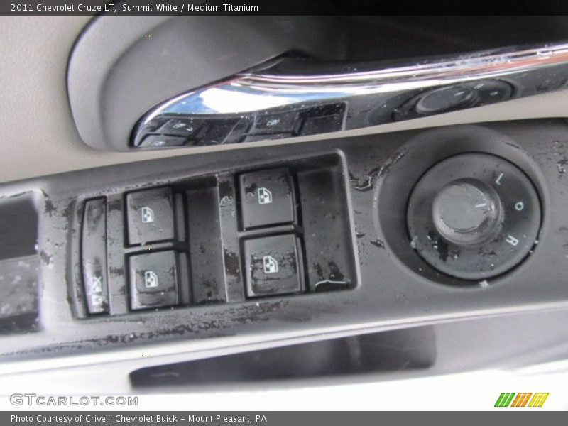Summit White / Medium Titanium 2011 Chevrolet Cruze LT