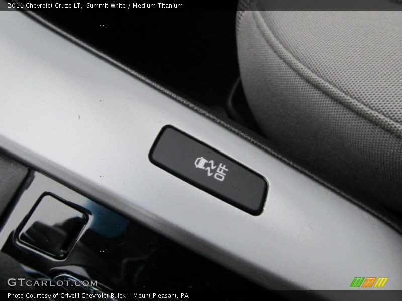Summit White / Medium Titanium 2011 Chevrolet Cruze LT