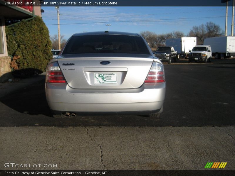 Brilliant Silver Metallic / Medium Light Stone 2009 Ford Taurus SE