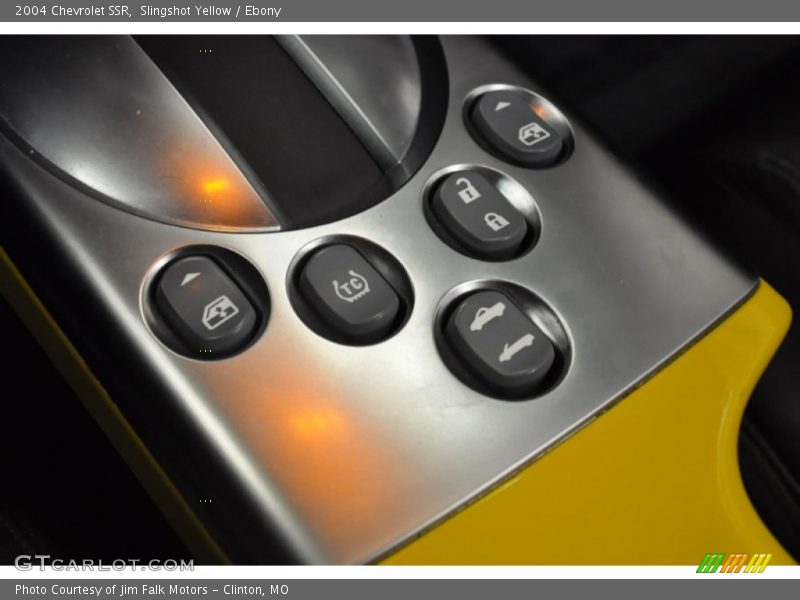 Slingshot Yellow / Ebony 2004 Chevrolet SSR