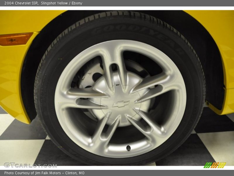 Slingshot Yellow / Ebony 2004 Chevrolet SSR