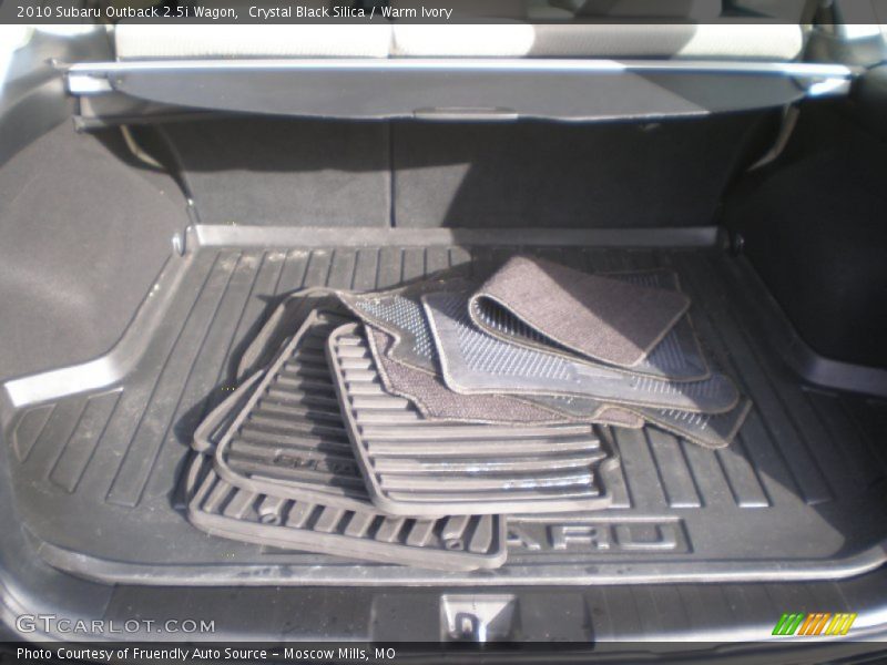 Crystal Black Silica / Warm Ivory 2010 Subaru Outback 2.5i Wagon